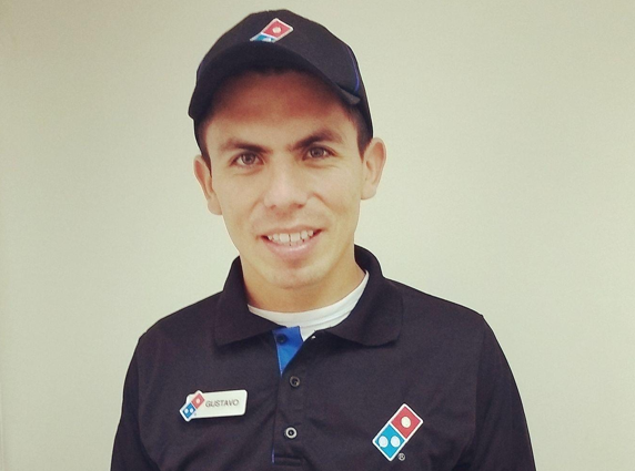 Gustavo Charry, subgerente de operaciones de Domino's Pizza Colombia